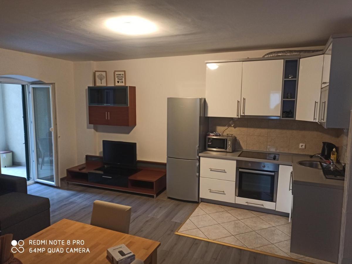 Apartments Zo Макарска Экстерьер фото