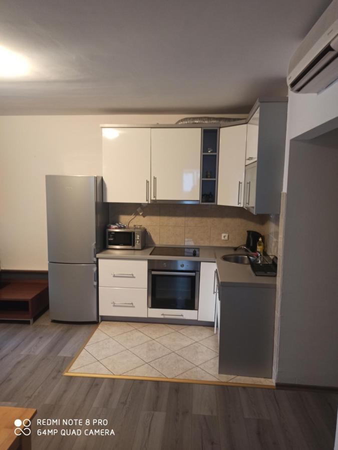 Apartments Zo Макарска Экстерьер фото